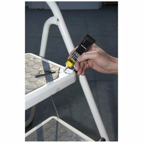 Colle De Réparation UHU Max Repair Power - 8g - 45865 4 Colle De Réparation UHU Max Repair Power - 8g - 45865 – Image 2